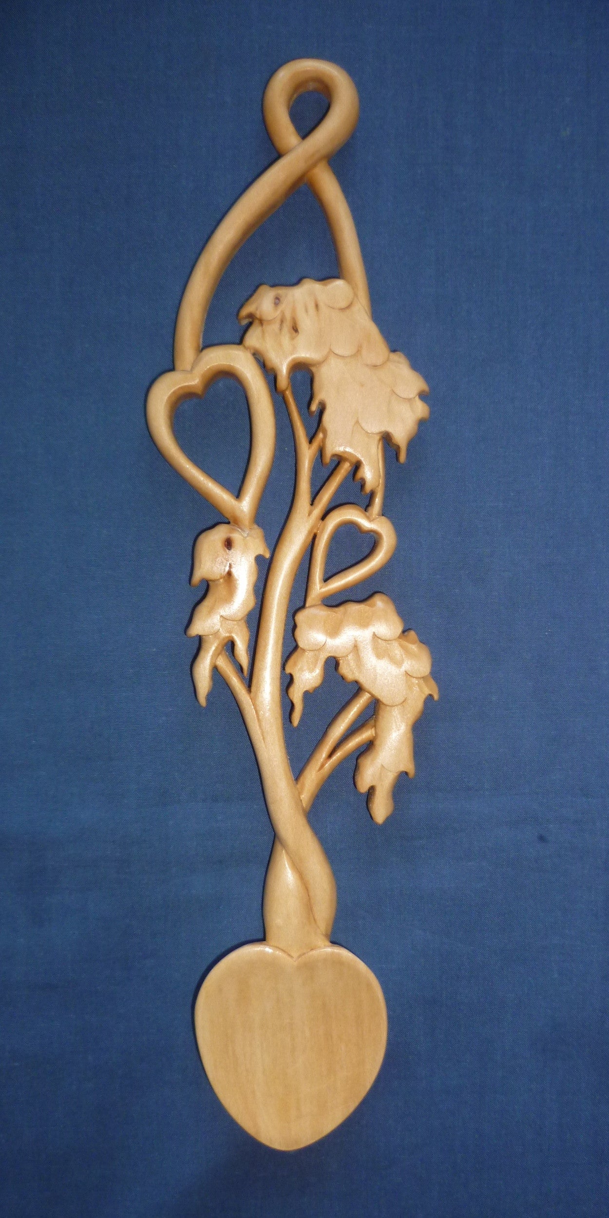 Two hearts in tree love spoon